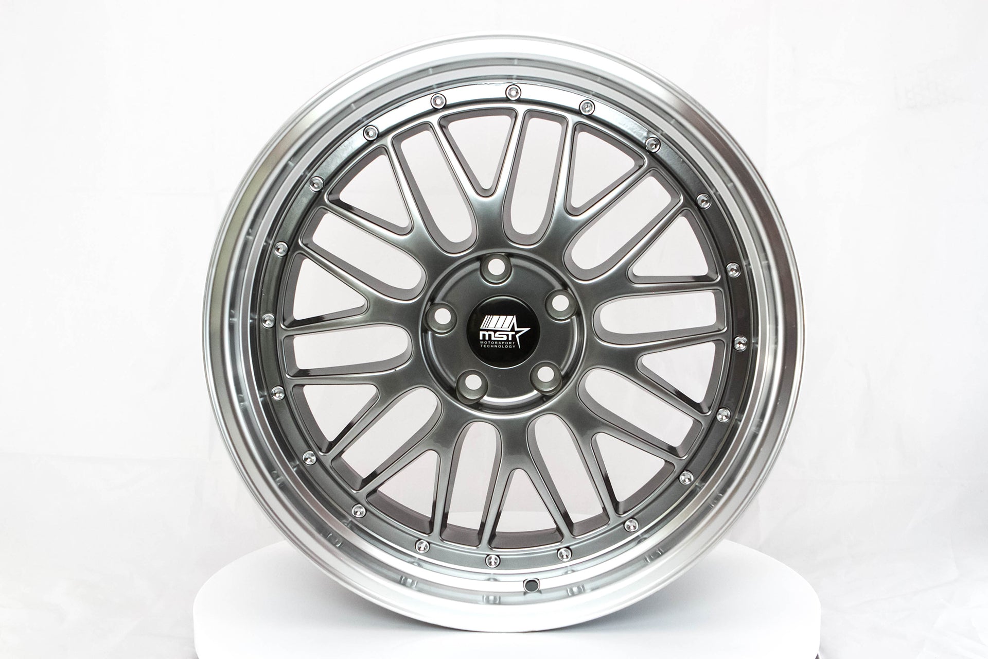 独特な店 LeMan - Hyper Black w/Machined Lip - 19x8.5 5x114.3 Offset + アクセサリー