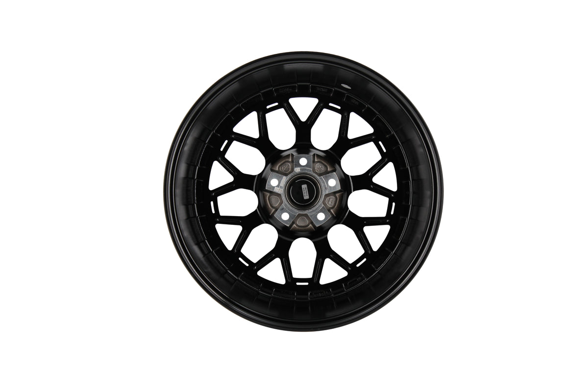 MT03 19x8.5 +35 Glossy Black w/ Machined Lip