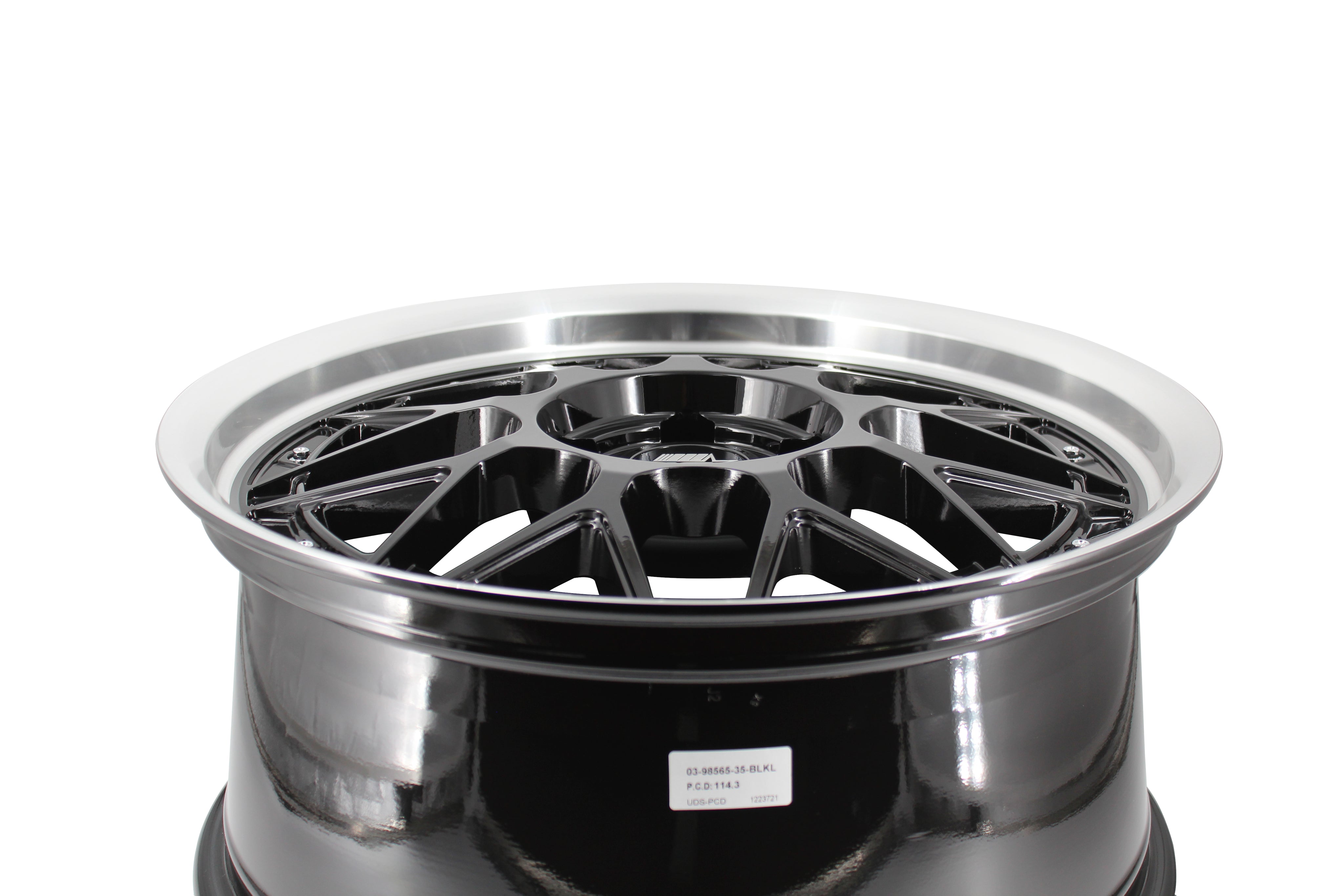 MT03 19x8.5 +35 Glossy Black w/ Machined Lip