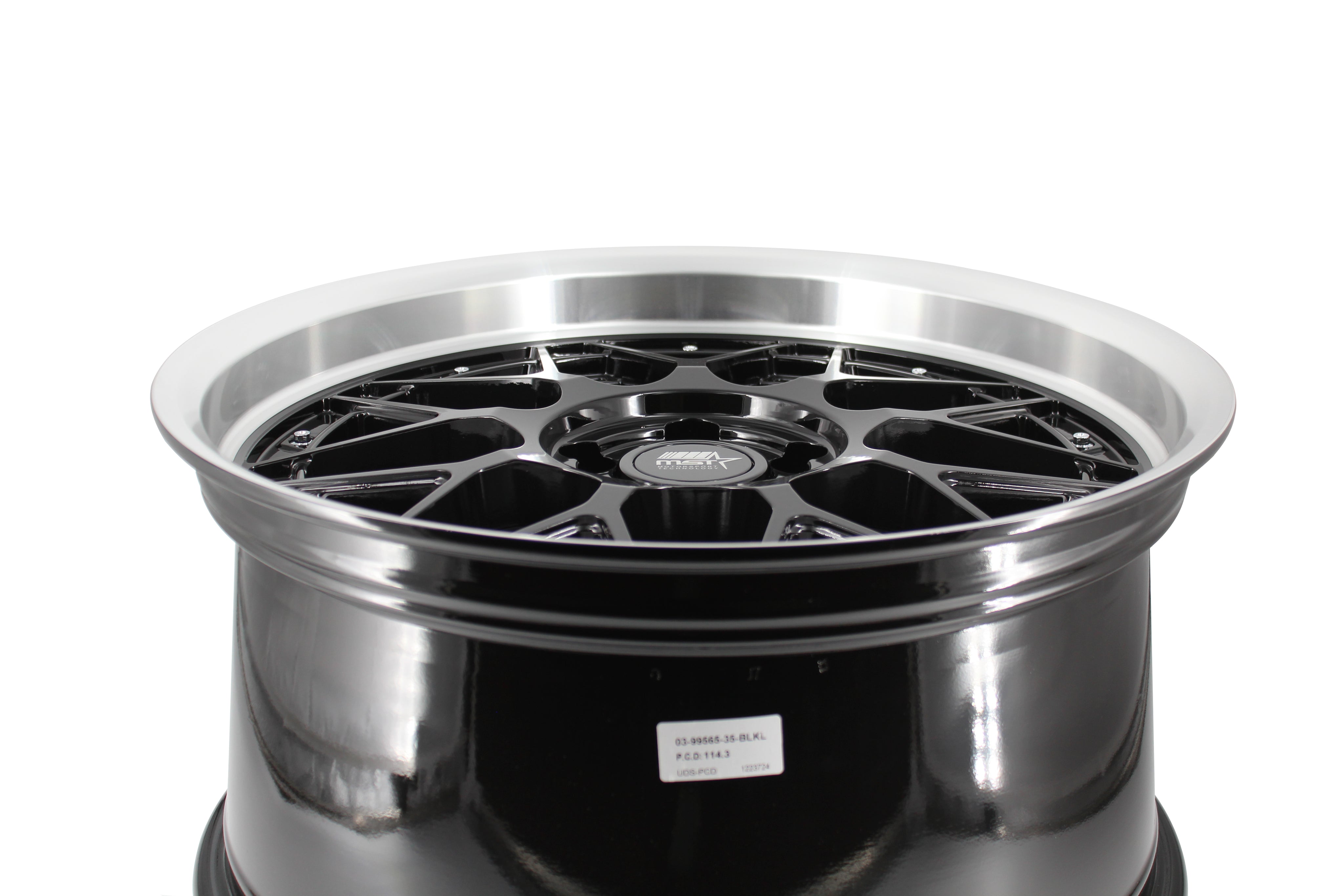 MT03 19x9.5 +35 Black w/ Machined Lip