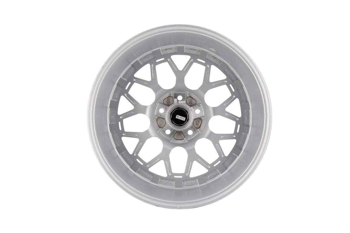 MT03 19x9.5 +35 Silver w/ Machined Lip