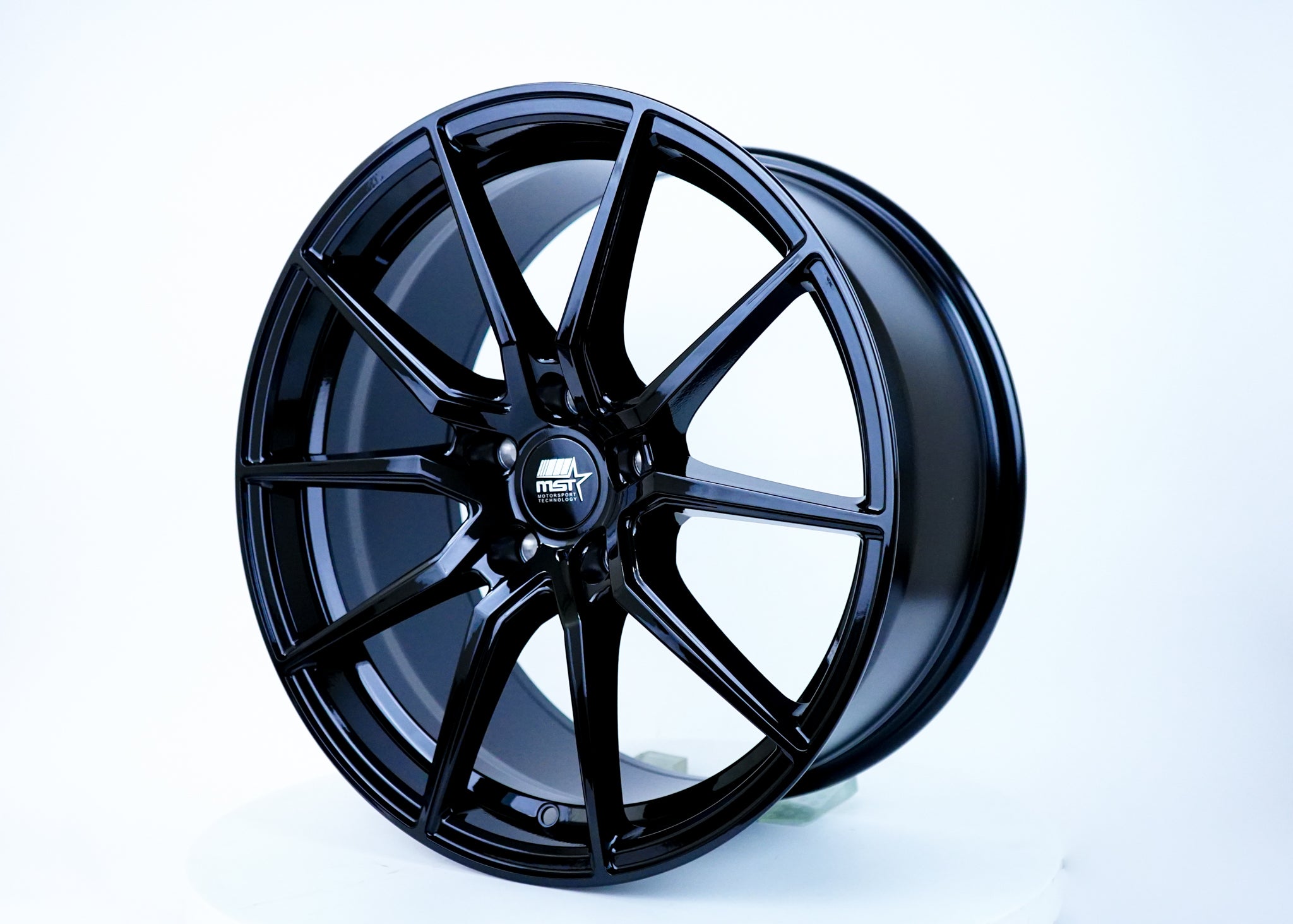 Delta Glossy Black 18x8.5 5x114.3 Offset +35 | MST Wheels – MSTWheels